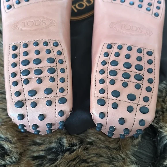 Tod's Pink Leather Loafers - Picture 9 of 11